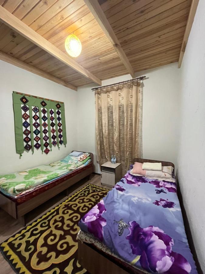 Guest House Guljan Bokonbayevo Eksteriør billede