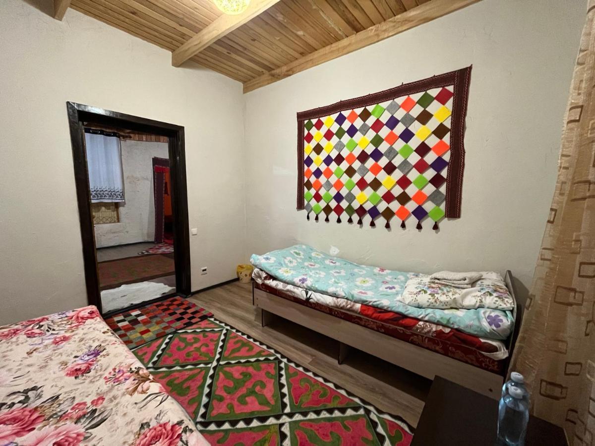 Guest House Guljan Bokonbayevo Eksteriør billede