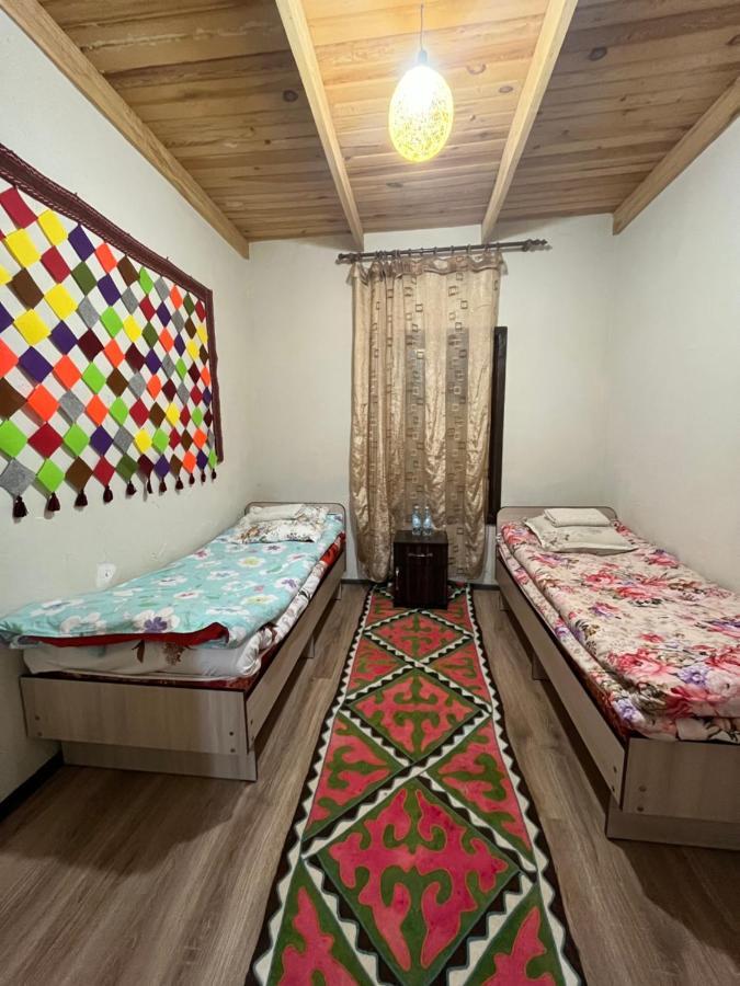 Guest House Guljan Bokonbayevo Eksteriør billede