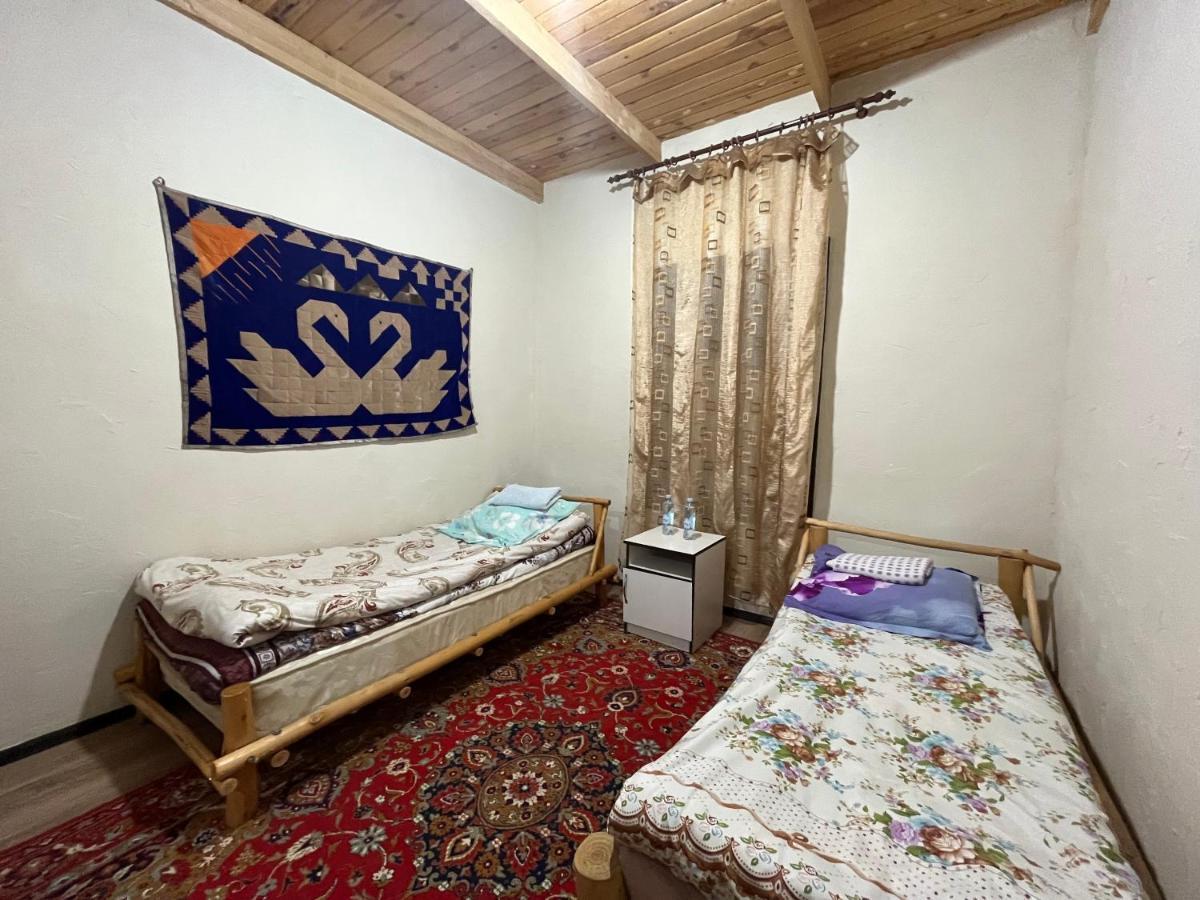Guest House Guljan Bokonbayevo Eksteriør billede