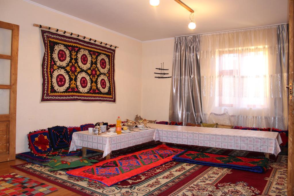 Guest House Guljan Bokonbayevo Eksteriør billede